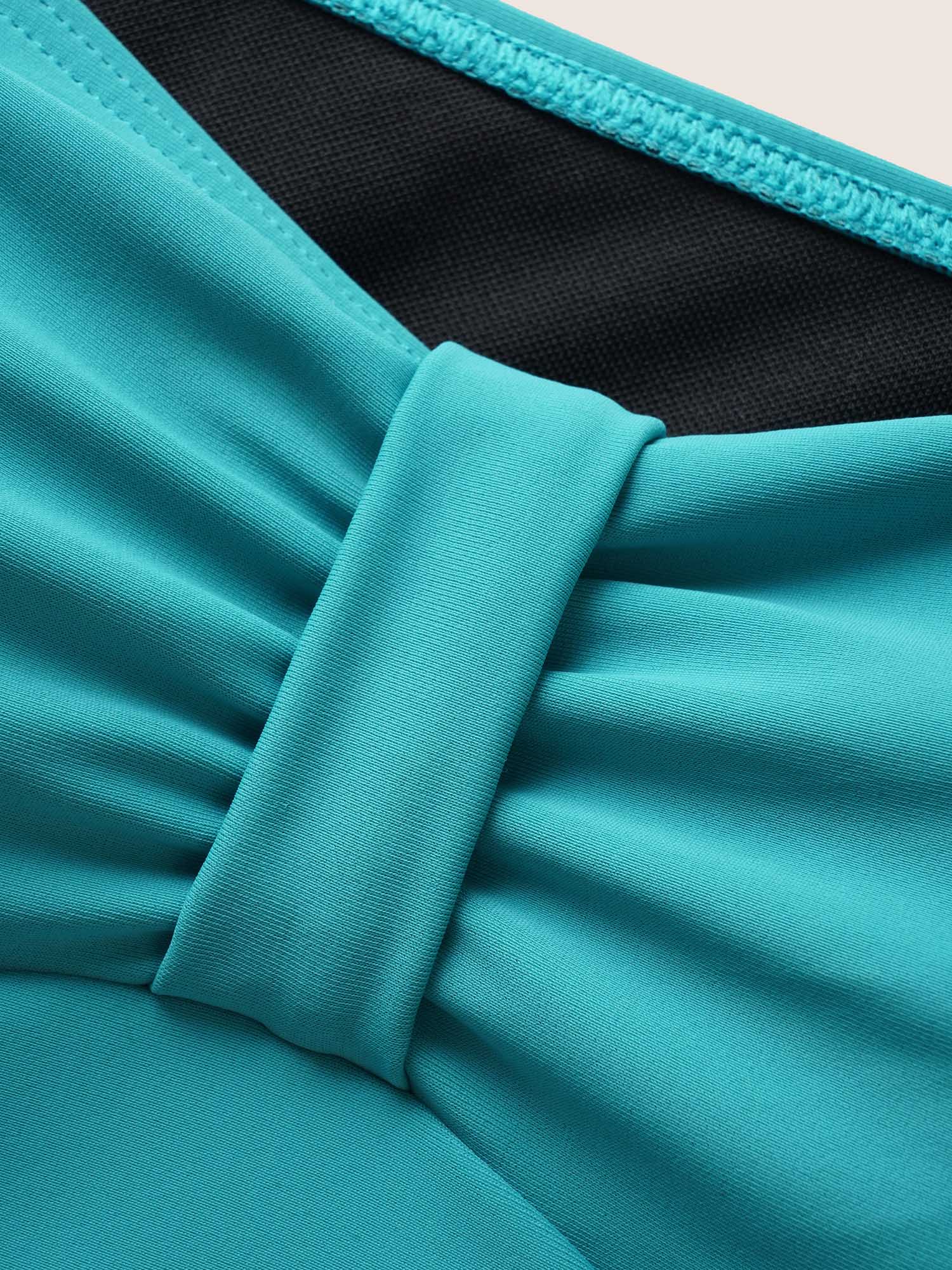 Solid Heart Neckline Ruched Swim Top - Image 5