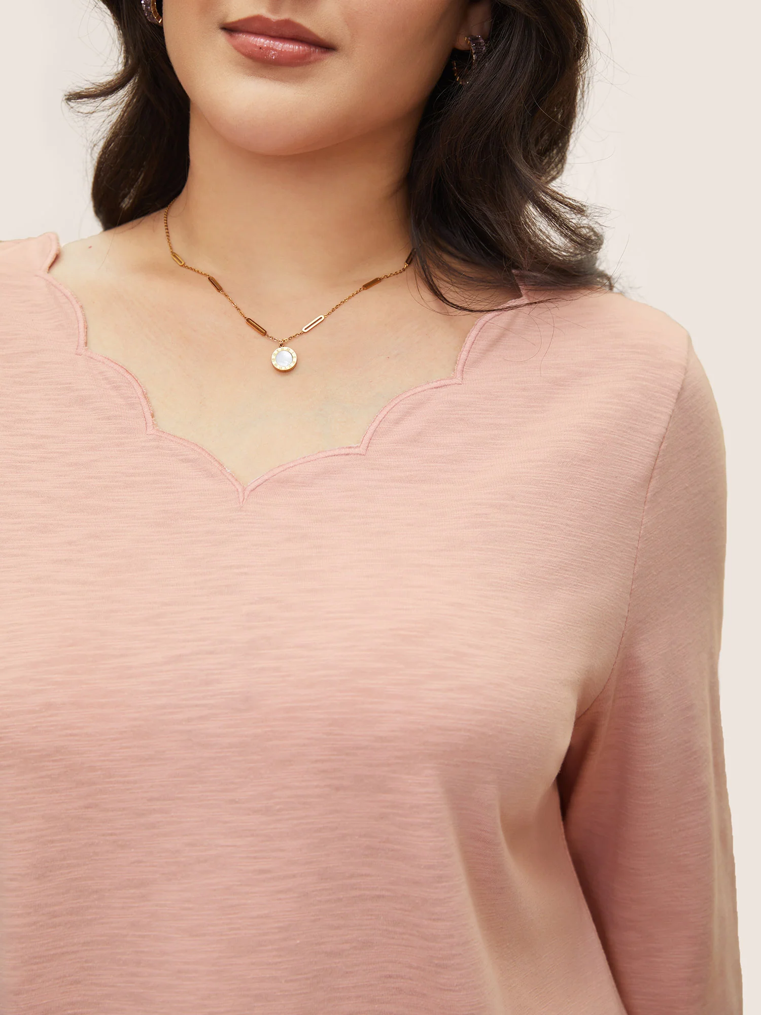 Solid Heather Scalloped Trim T-shirt - Image 4
