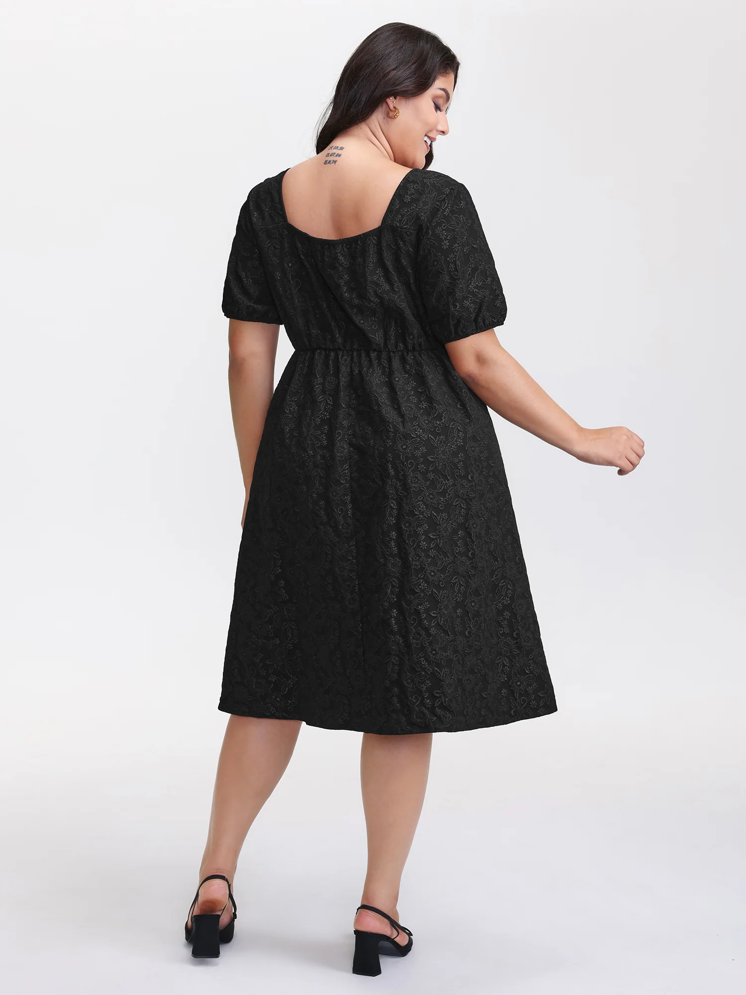 Solid Jacquard Puff Sleeve Midi Dress - Image 4