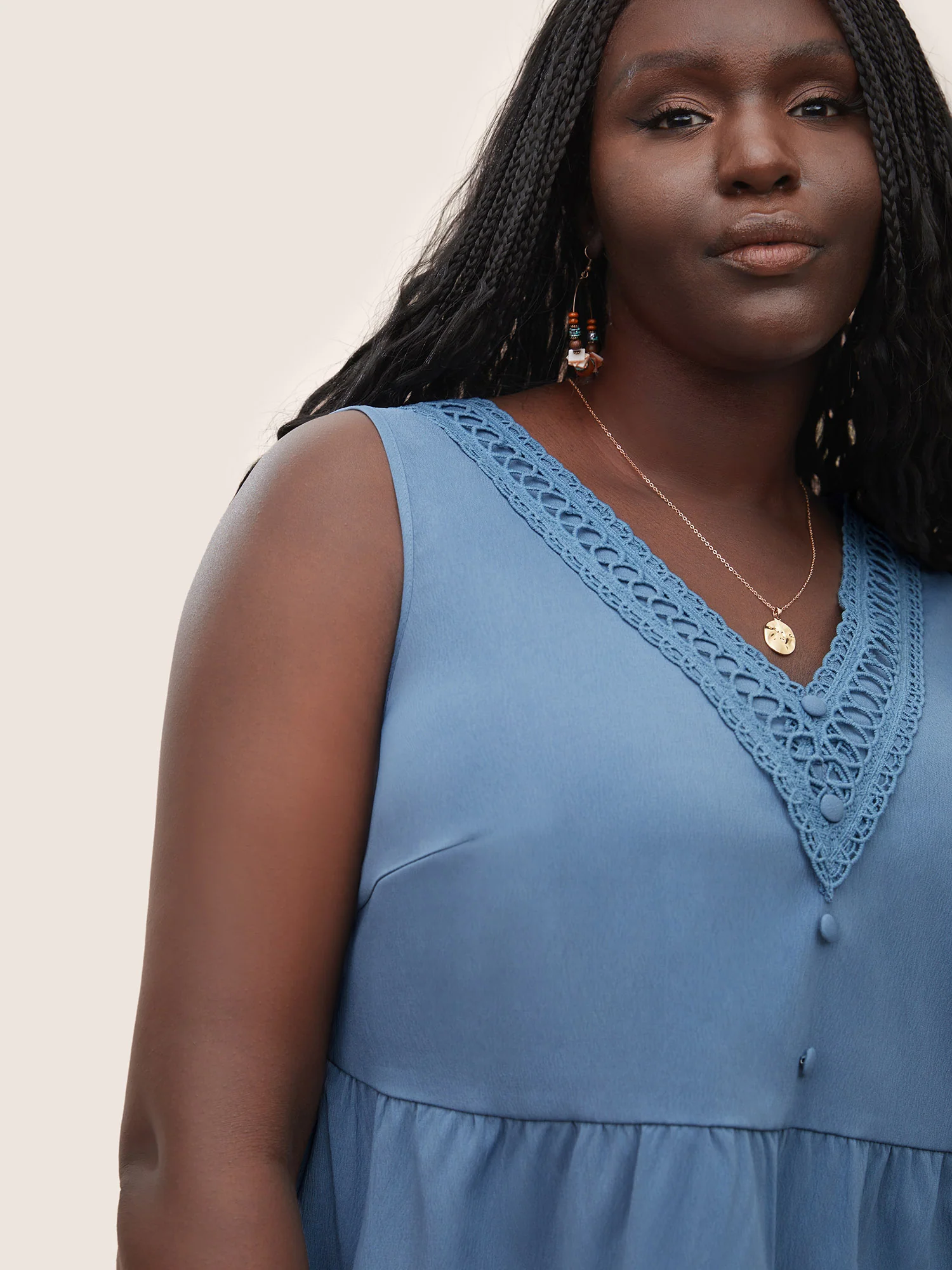 Solid Lace Patchwork Gathered Tank Top - Image 4