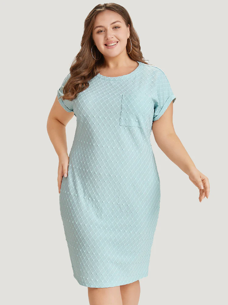 Solid Patched Pocket Cuffed Sleeve Plisse Dress - Image 3