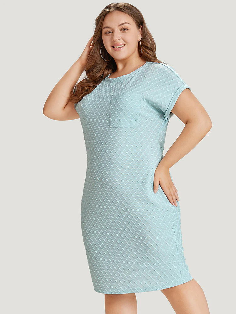 Solid Patched Pocket Cuffed Sleeve Plisse Dress - Image 4