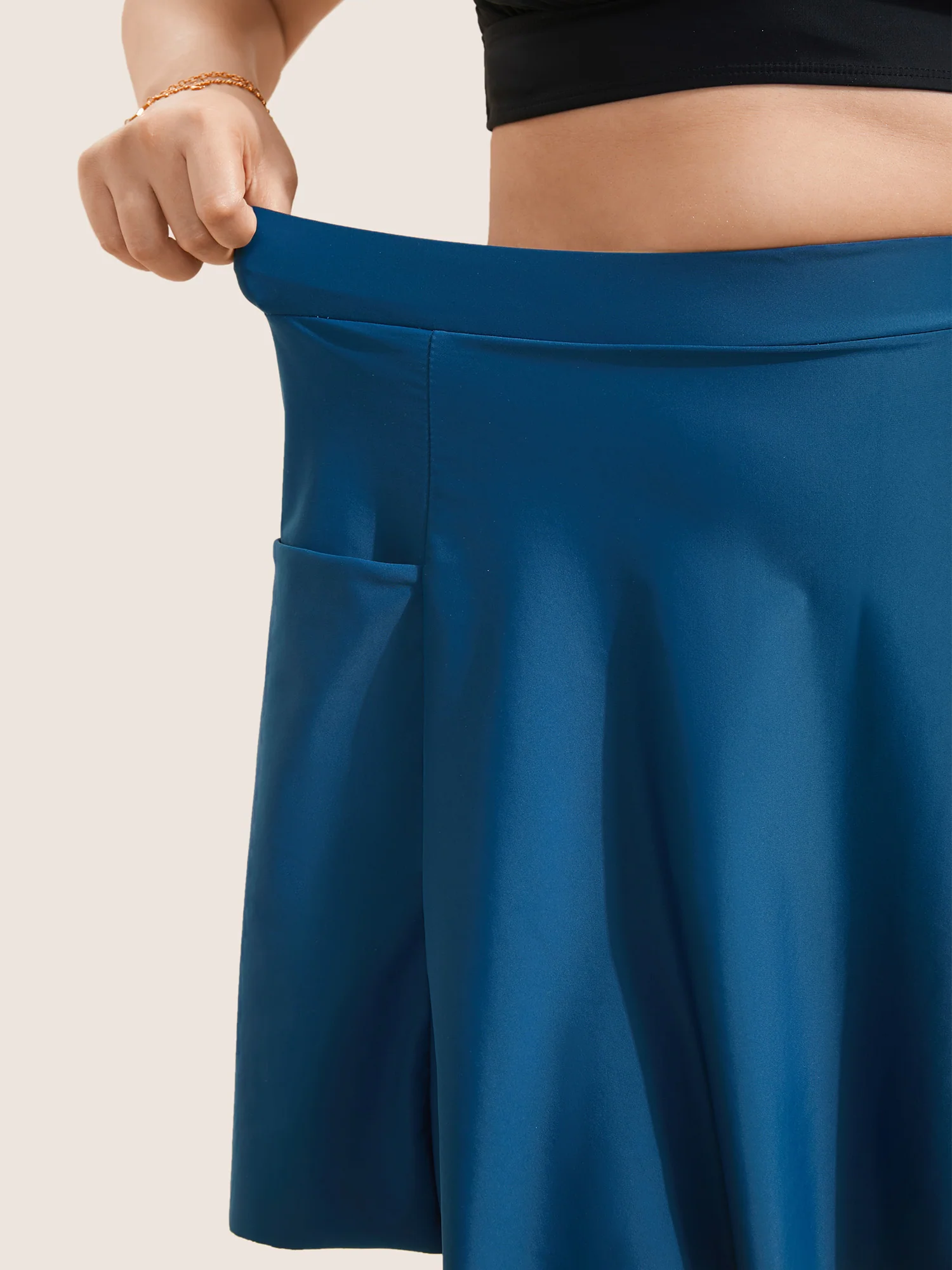 Solid Patched Pocket Side Pleated Swim Skirt - Image 5