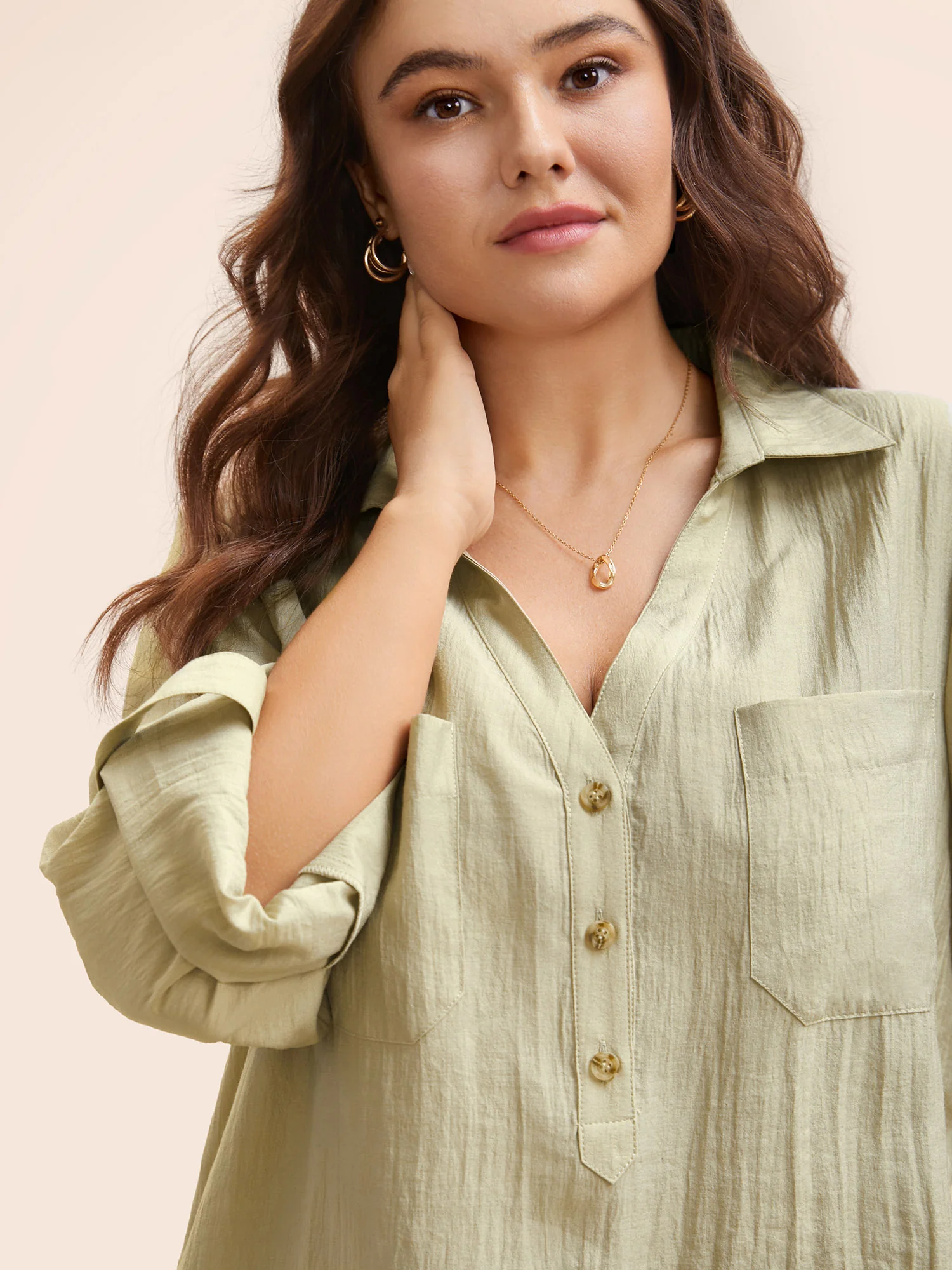 Solid Patched Pocket Tab Sleeve Blouse - Image 4
