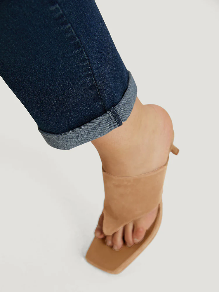 Solid Ripped Pocket Roll Hem Jeans - Image 9