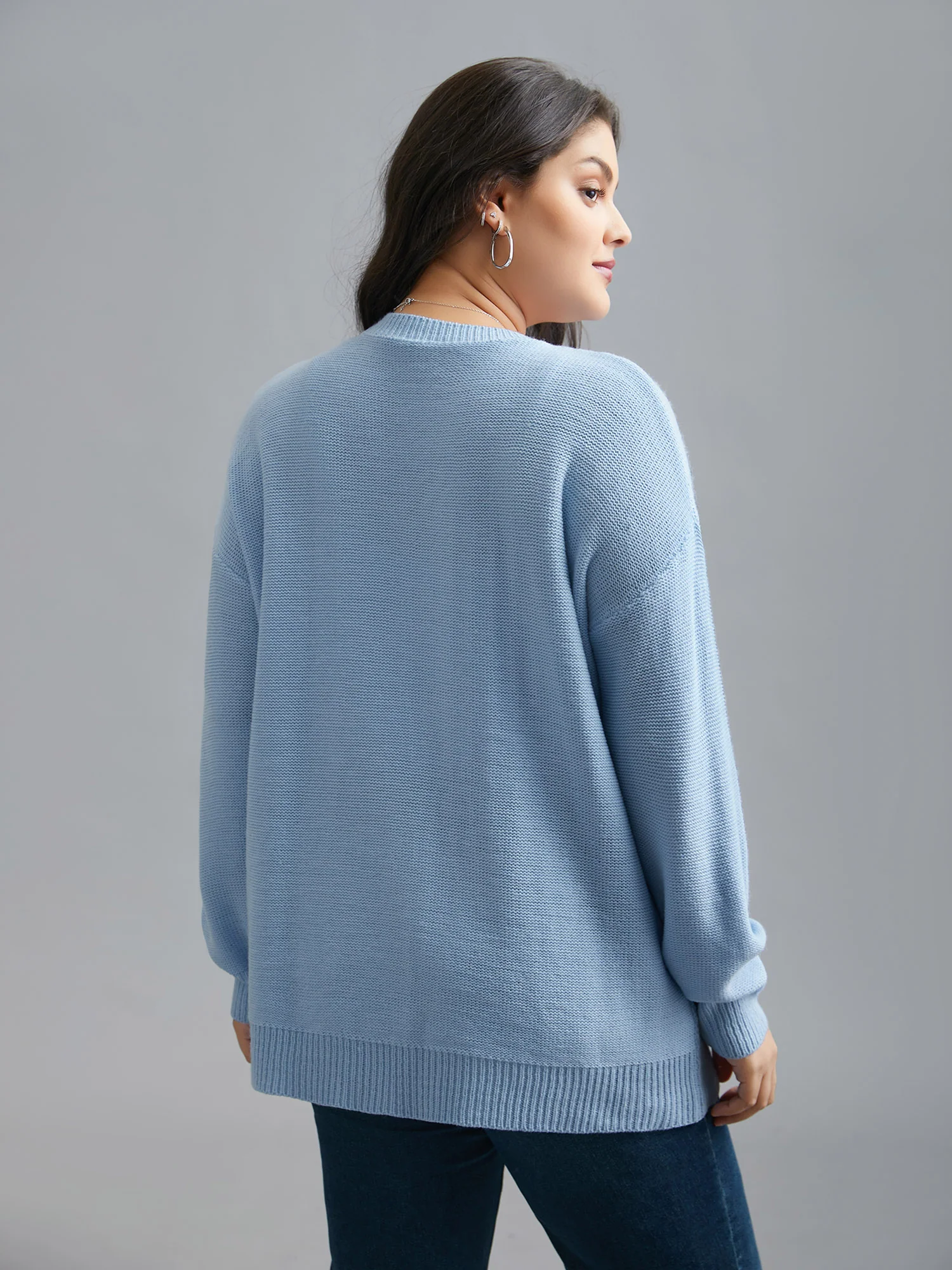Solid Round Neck Plisse Cable Knit Pullover - Image 2