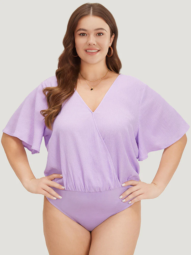 Solid Ruffle Sleeve V Neck Ruched Bodysuit - Image 4