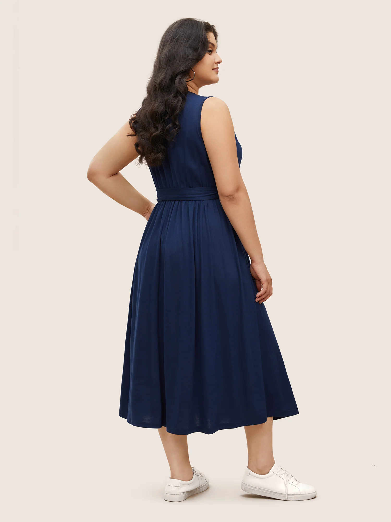 Solid Slit Hem Sleeveless Belted Dress - Image 3