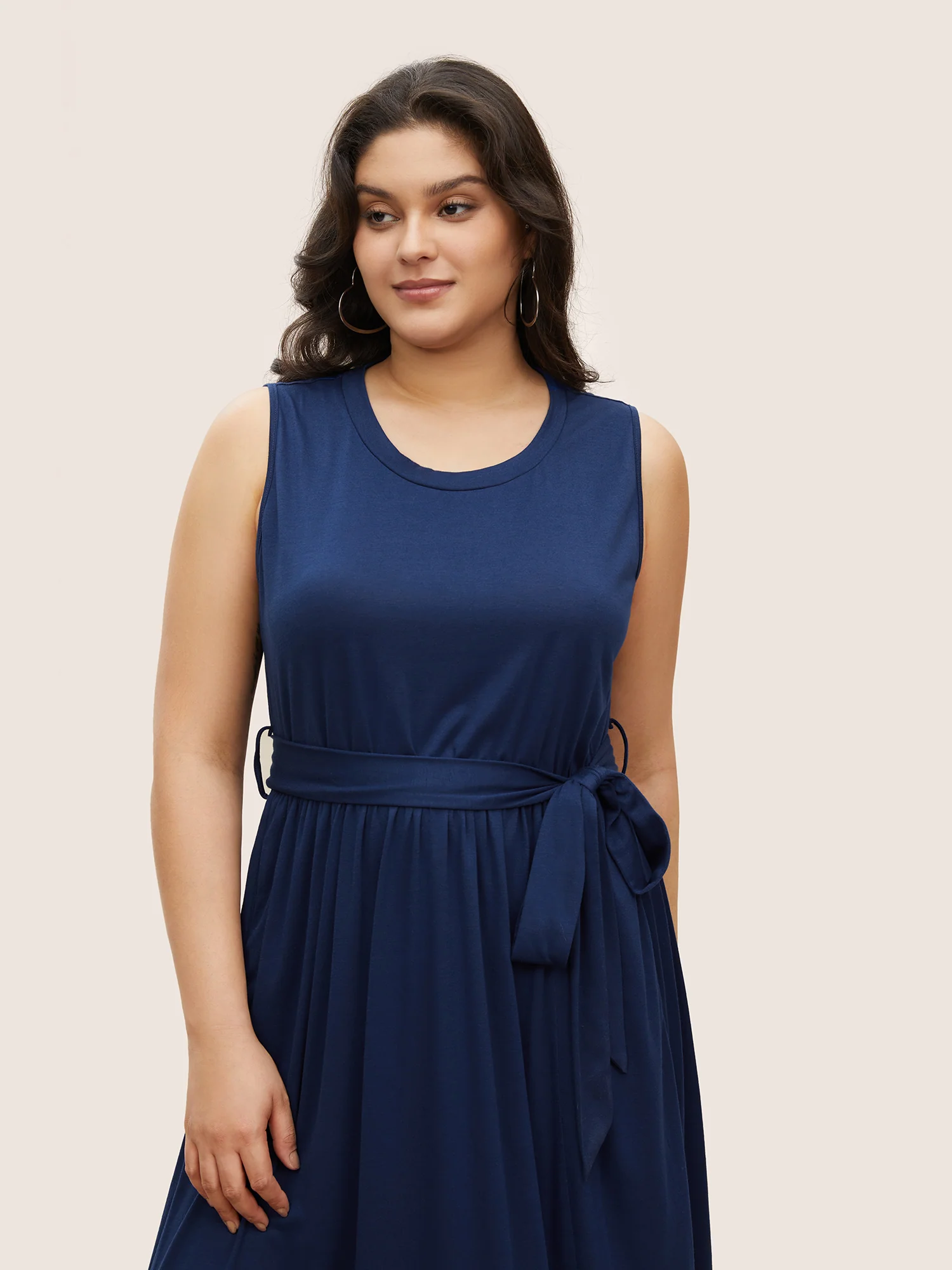 Solid Slit Hem Sleeveless Belted Dress - Image 4