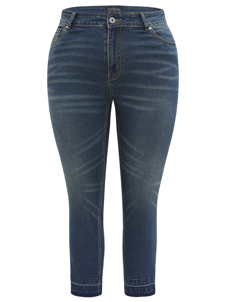Solid Straight Cutoff Pocket Dark Wash Jeans - Image 10