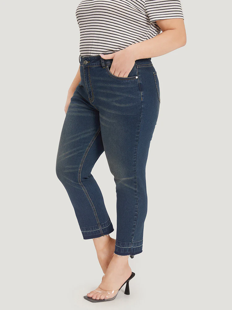 Solid Straight Cutoff Pocket Dark Wash Jeans - Image 3