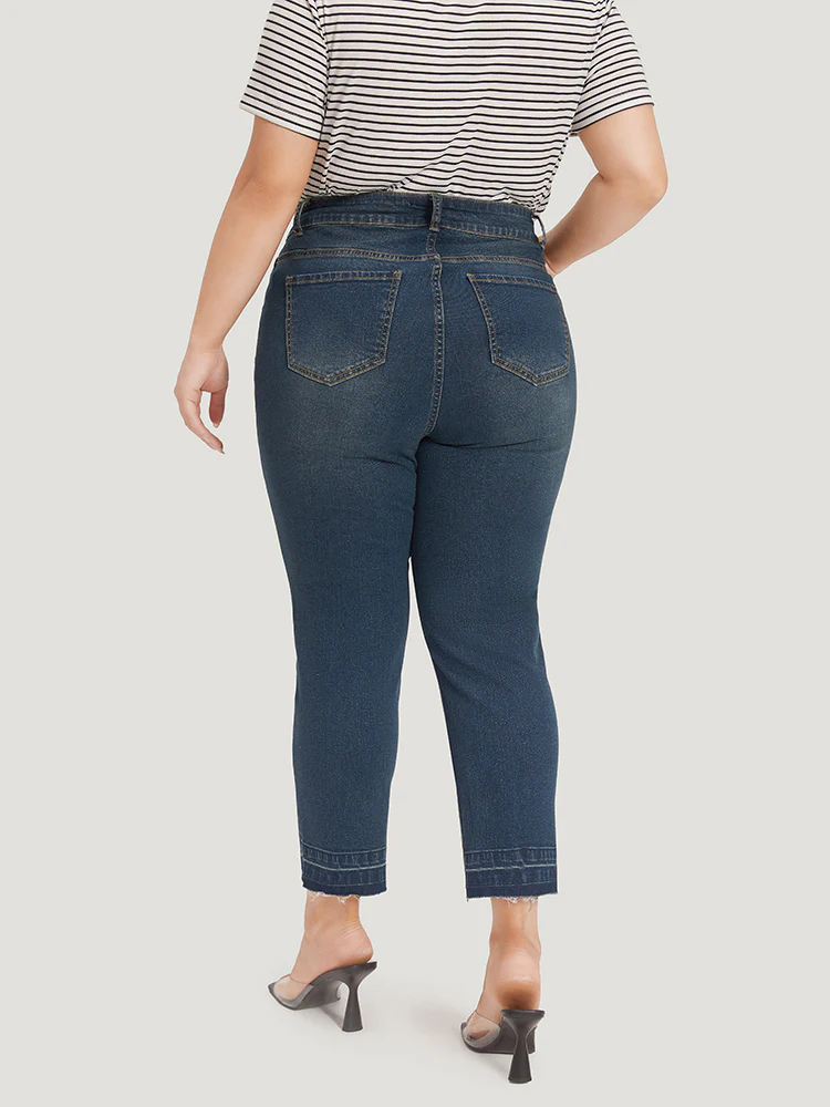 Solid Straight Cutoff Pocket Dark Wash Jeans - Image 5