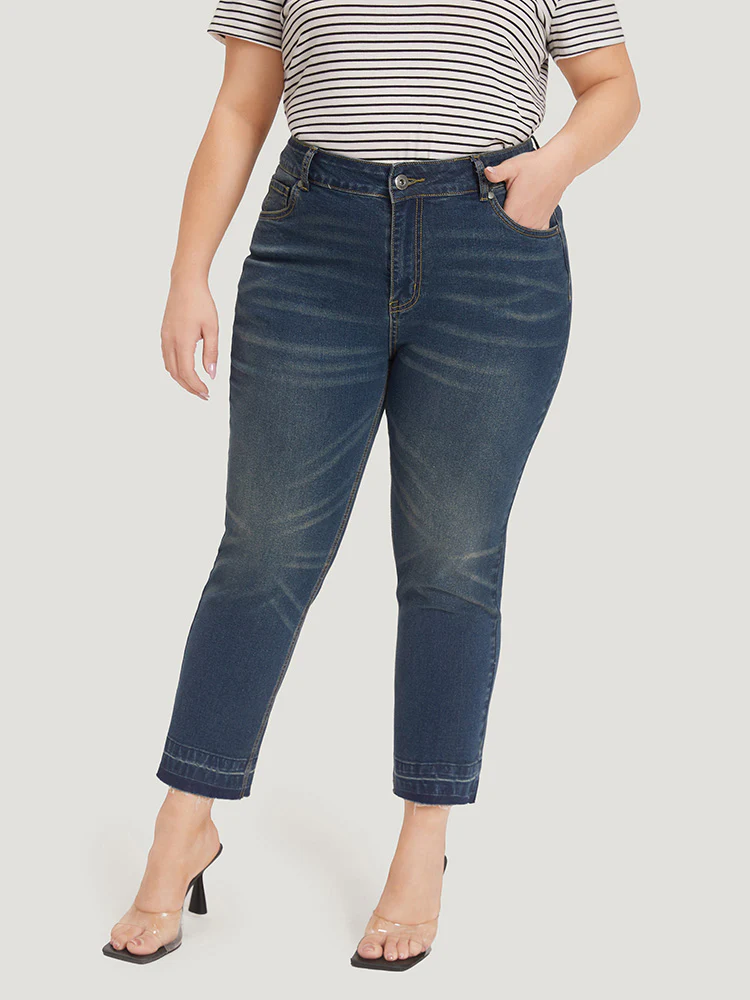 Solid Straight Cutoff Pocket Dark Wash Jeans - Image 6