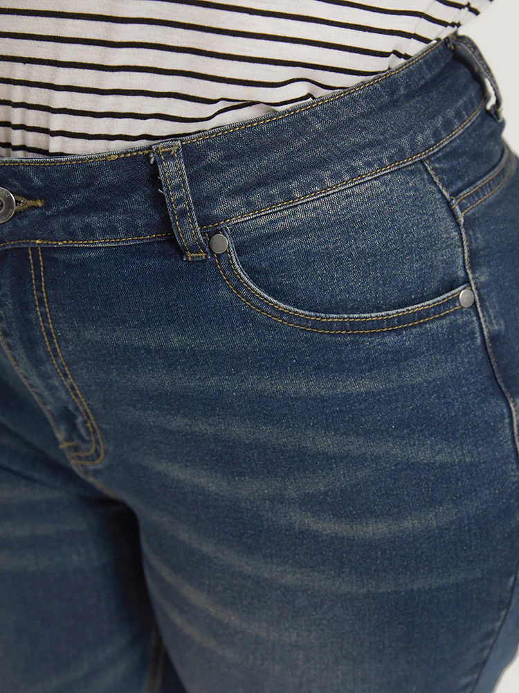 Solid Straight Cutoff Pocket Dark Wash Jeans - Image 7