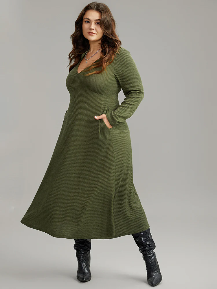 Solid Textured V Neck Pocket Dress - Image 3