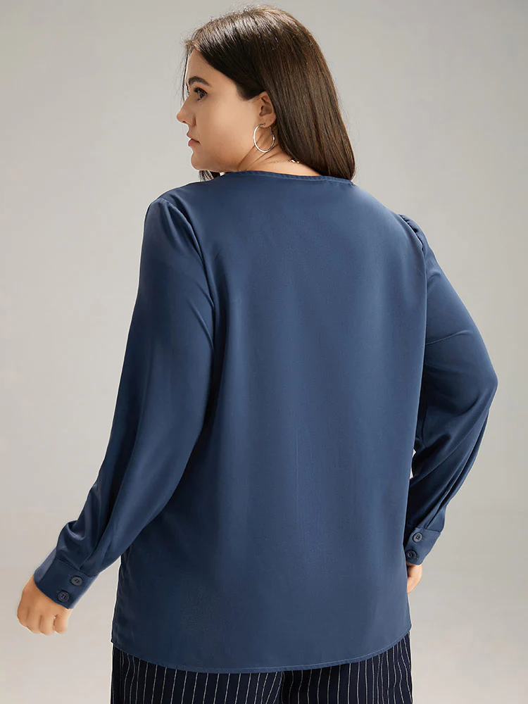 Solid V Neck Button Up Pleated Blouse - Image 3