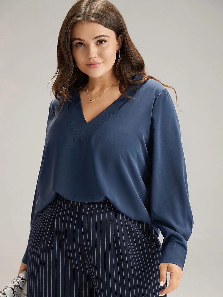 Solid V Neck Button Up Pleated Blouse - Image 4