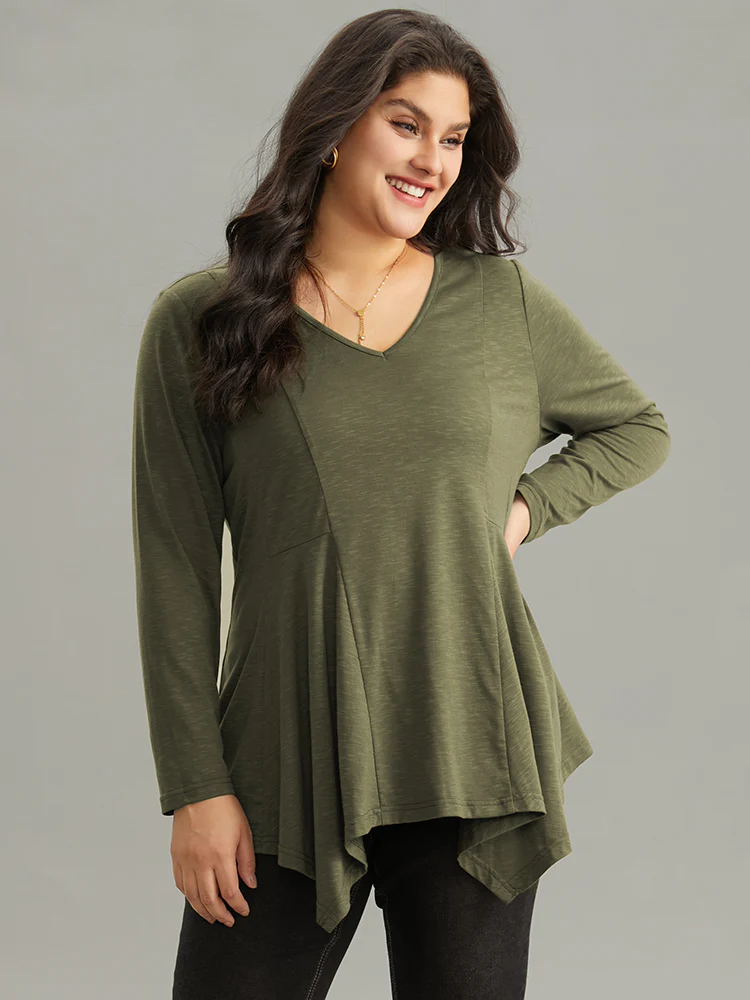 Solid V Neck Hanky Hem T-shirt
