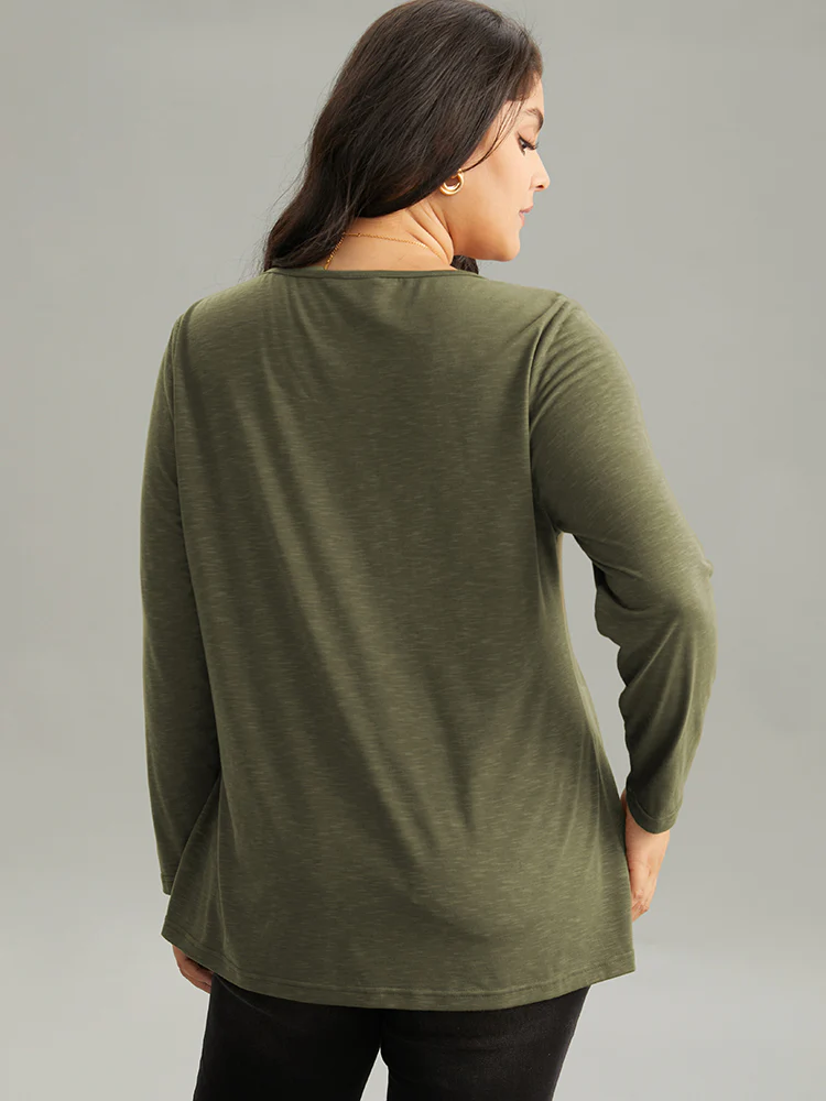 Solid V Neck Hanky Hem T-shirt - Image 2
