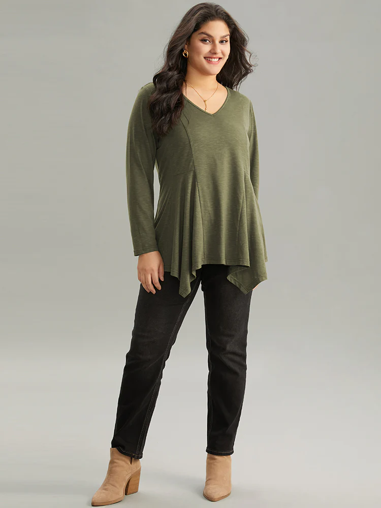 Solid V Neck Hanky Hem T-shirt - Image 3