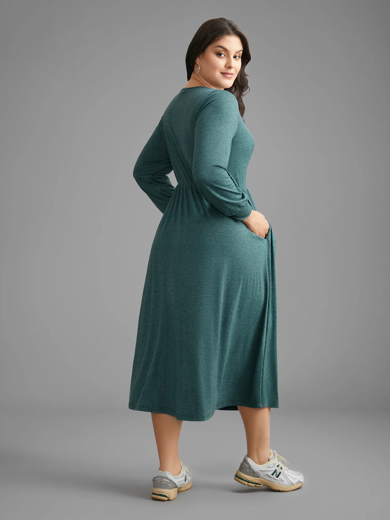 Solid V Neck Pleated Knit Dress - Image 4