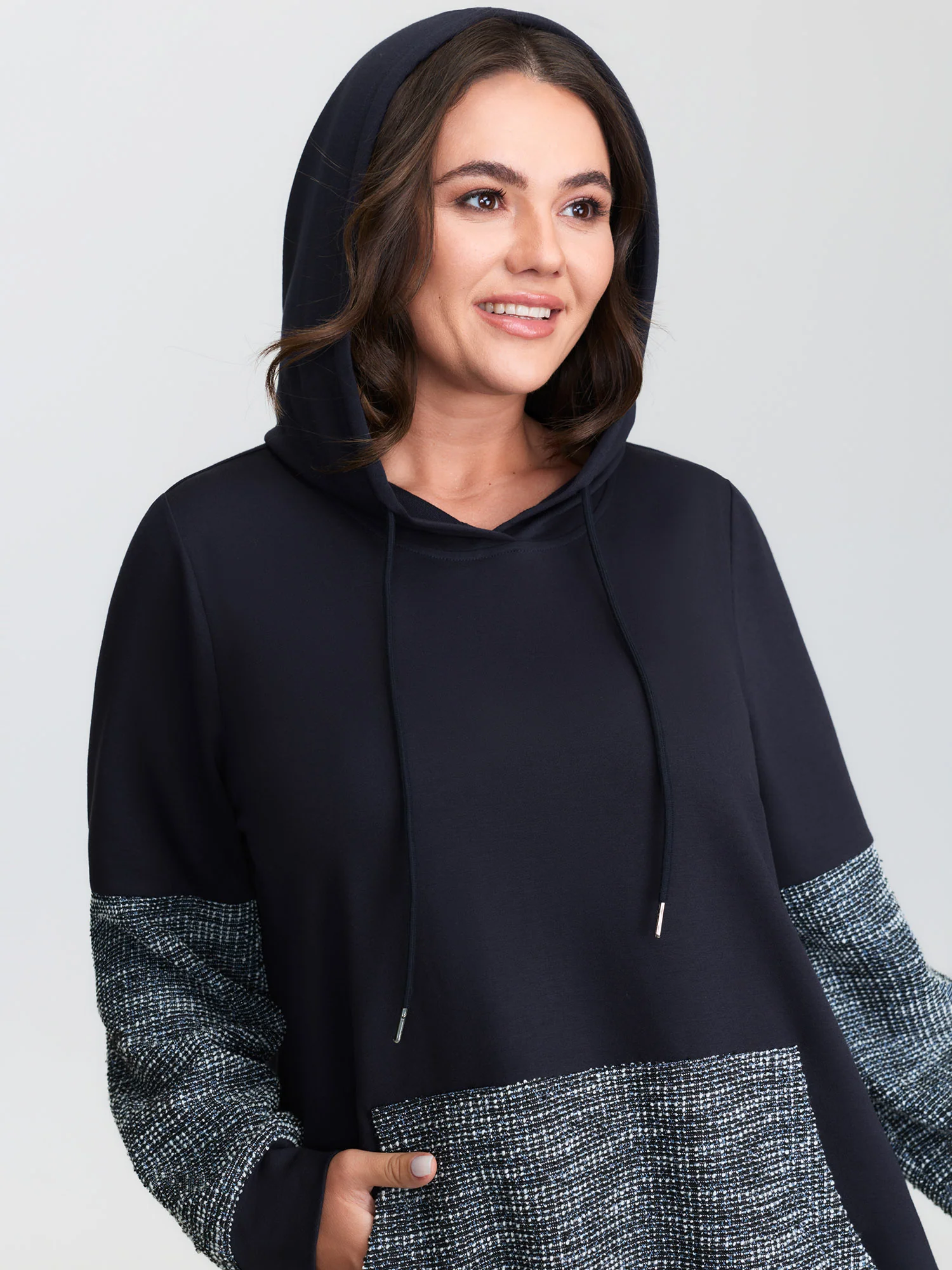 Spliced Color Contrast Textured Hoodie - Image 9