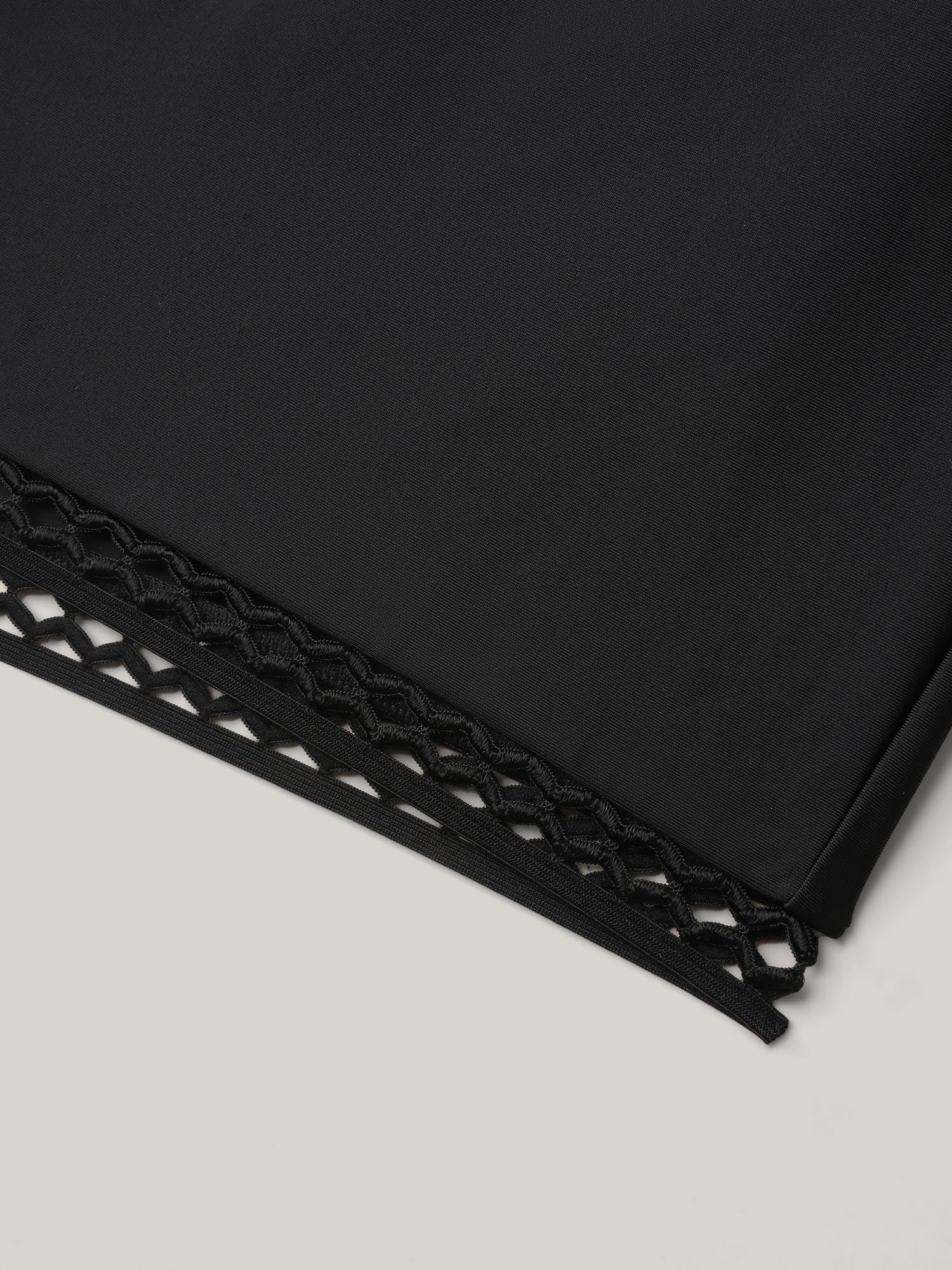 Spliced Webbed Pockets Swim Shorts - Image 7