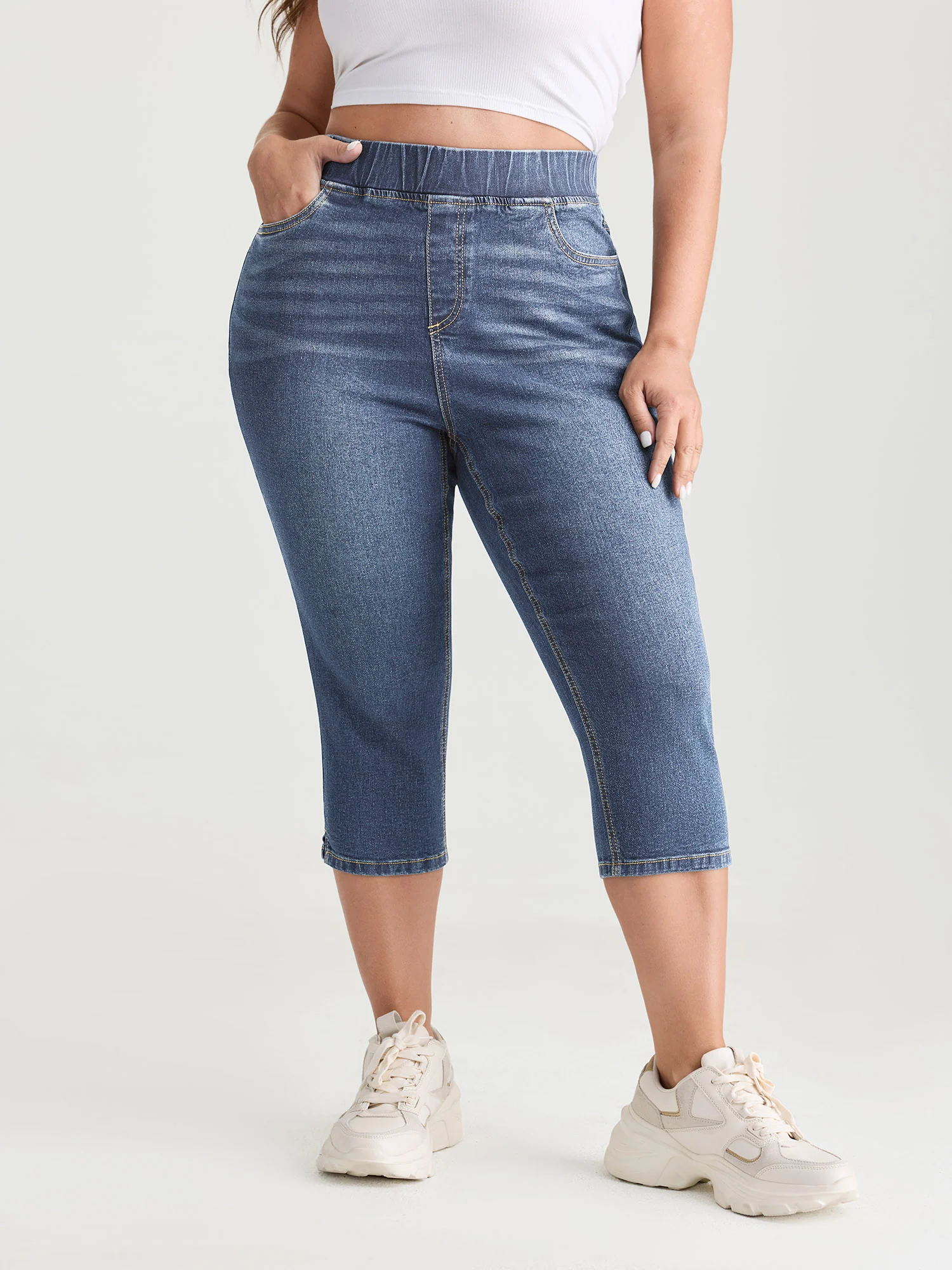 Pull-On Stretchy Waist Skinny-Fit Capri Jeans - Image 10