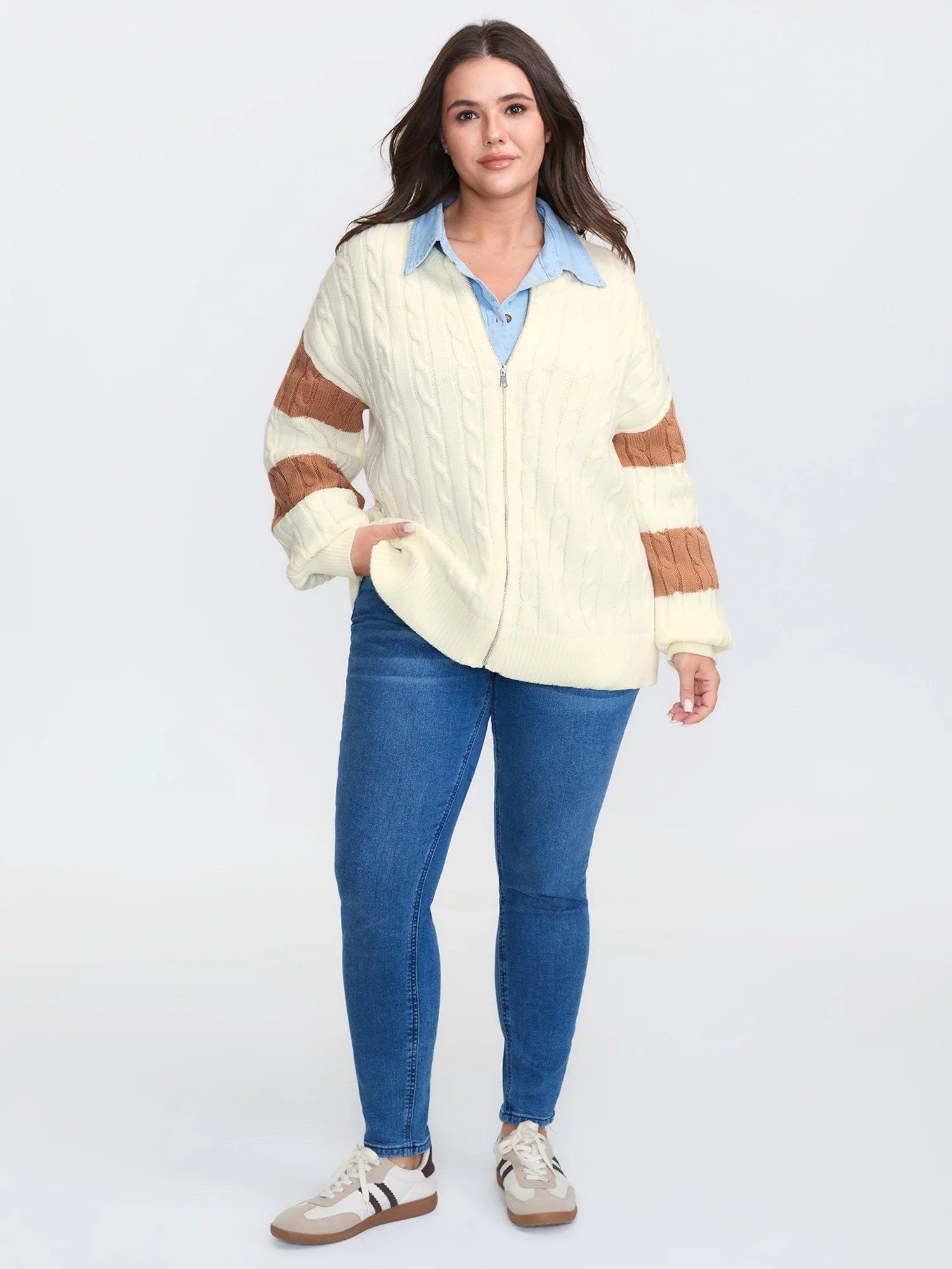 Squirrel Pattern Jacquard Textured Knit Cardigan - Image 3