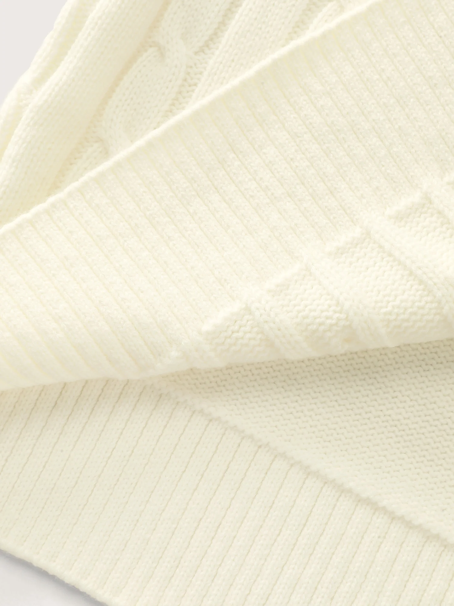 Squirrel Pattern Jacquard Textured Knit Cardigan - Image 7
