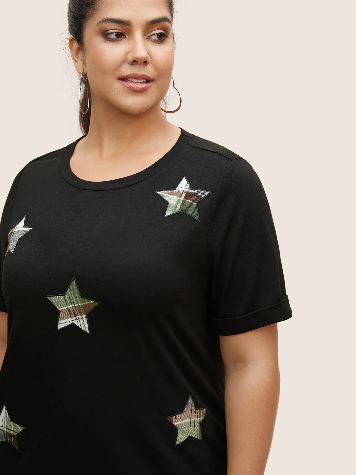 Star Embroidered Patch Round Neck T-shirt - Image 2