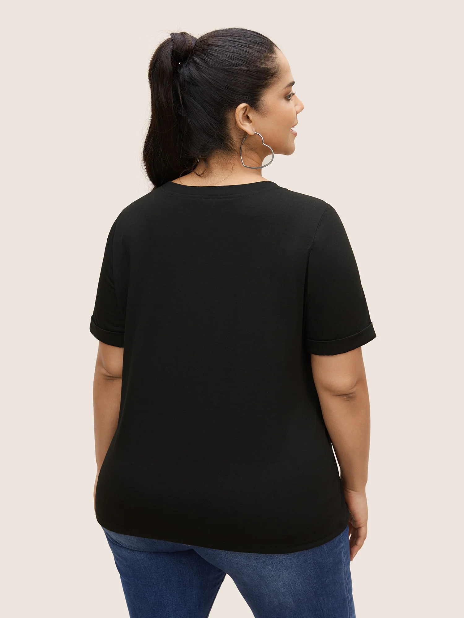 Star Embroidered Patch Round Neck T-shirt - Image 4