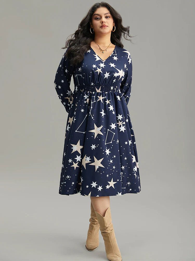 Star Geometric Shirred Pocket Dress - Image 2