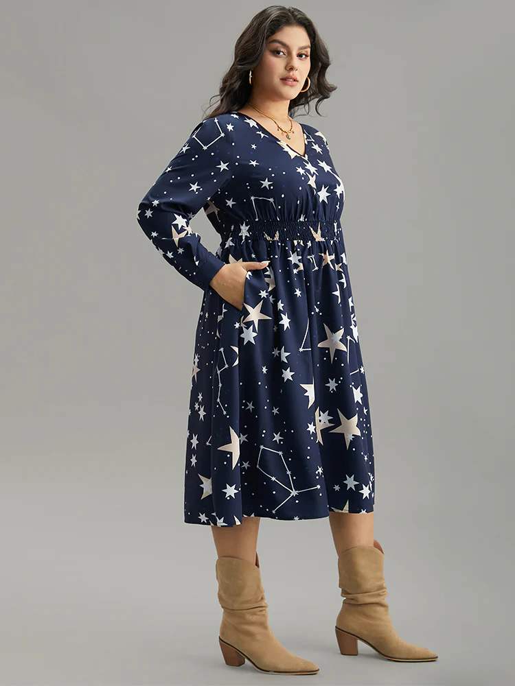 Star Geometric Shirred Pocket Dress - Image 5