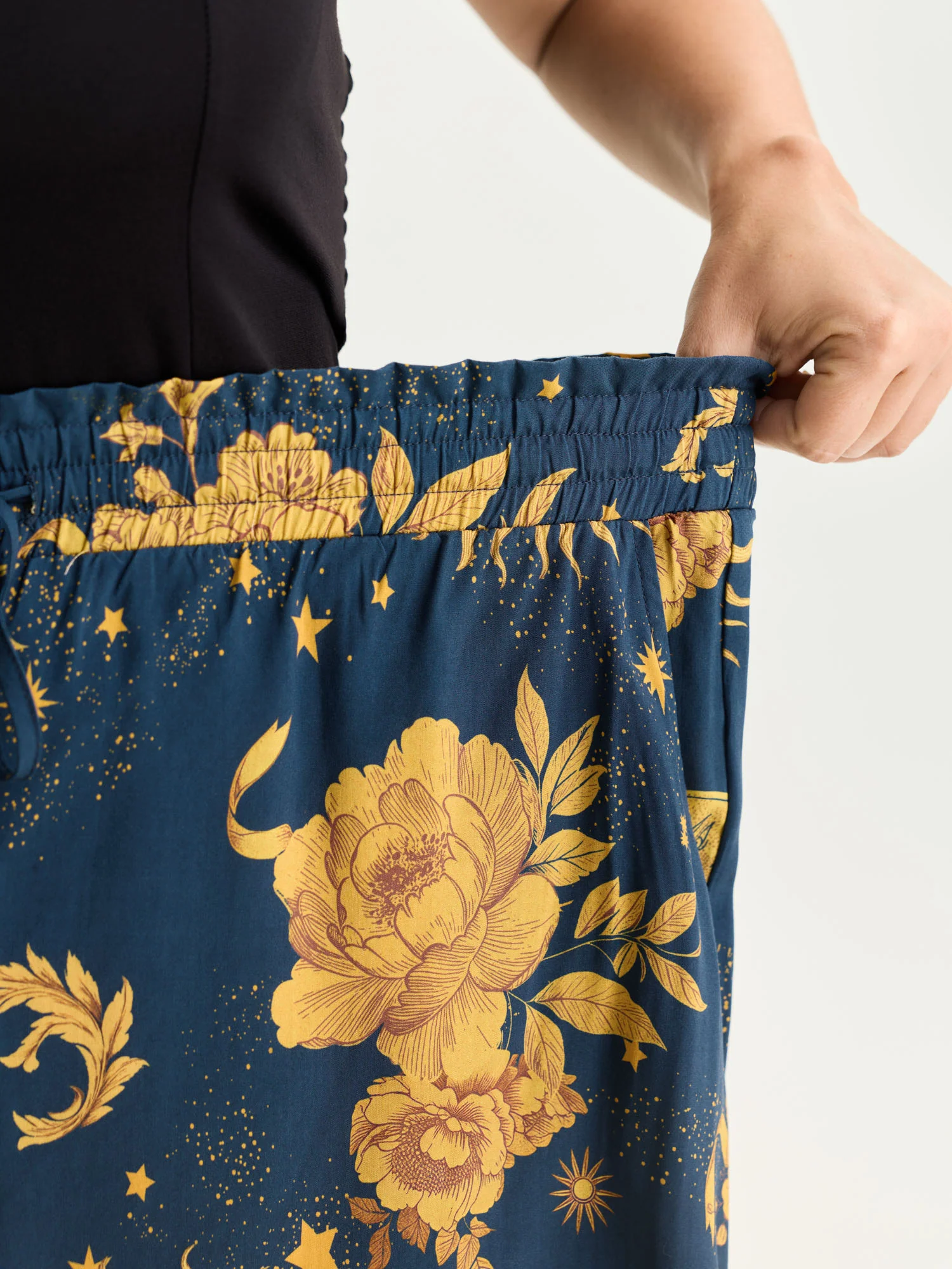 Star Moon Print Wide Waistband Pants - Image 17