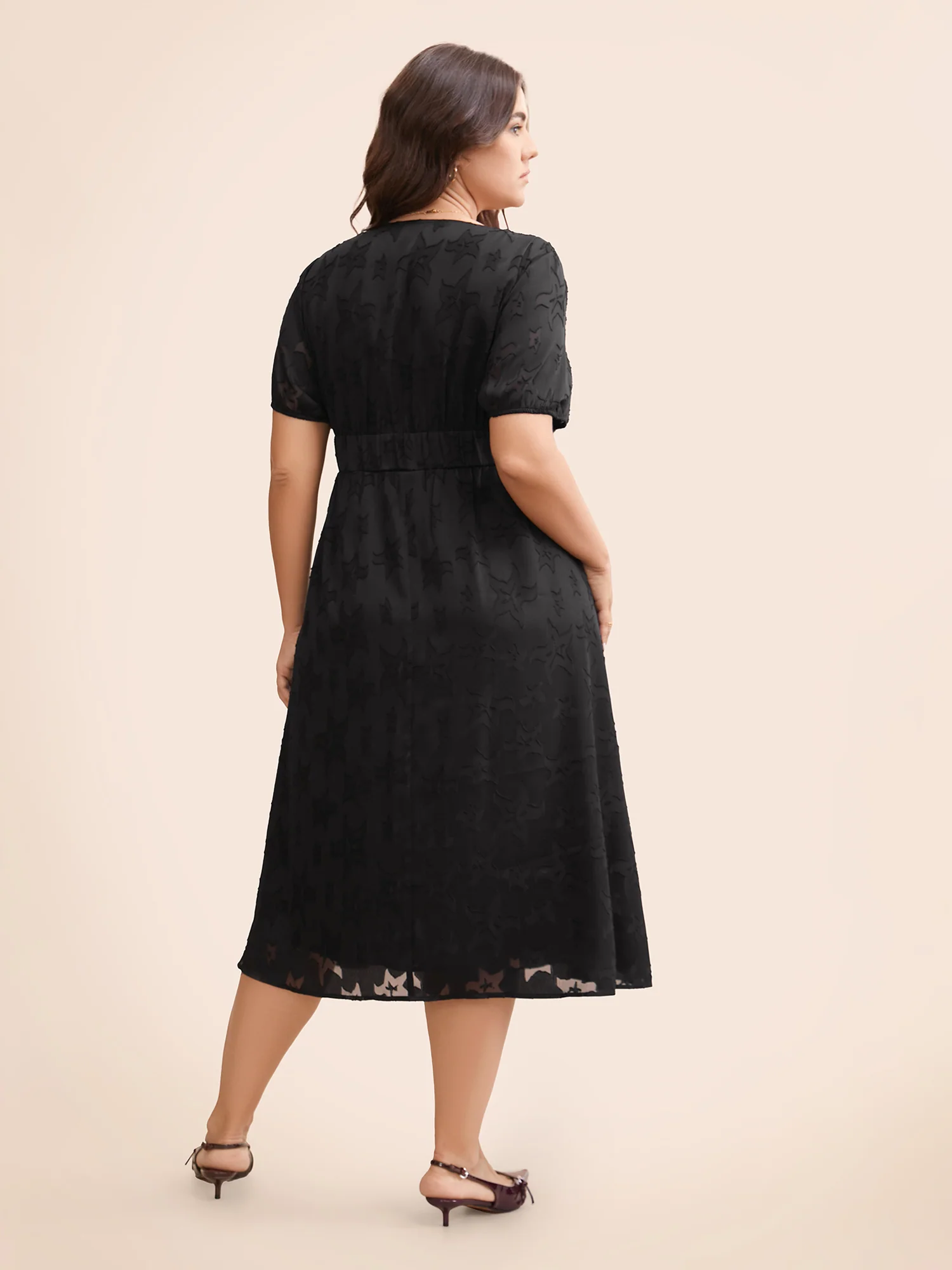 Star Textured Lantern Sleeve Midi Dress - Image 4