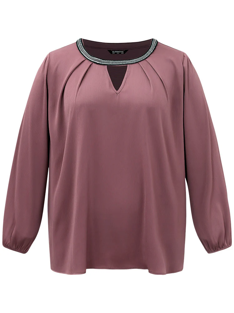 Static-Free Keyhole Pleated Contrast Webbing Blouse - Image 6