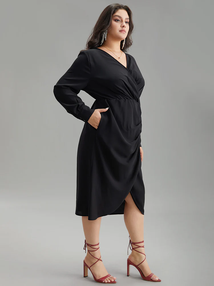 Static-Free Solid Plicated Detail Wrap Dress - Image 3