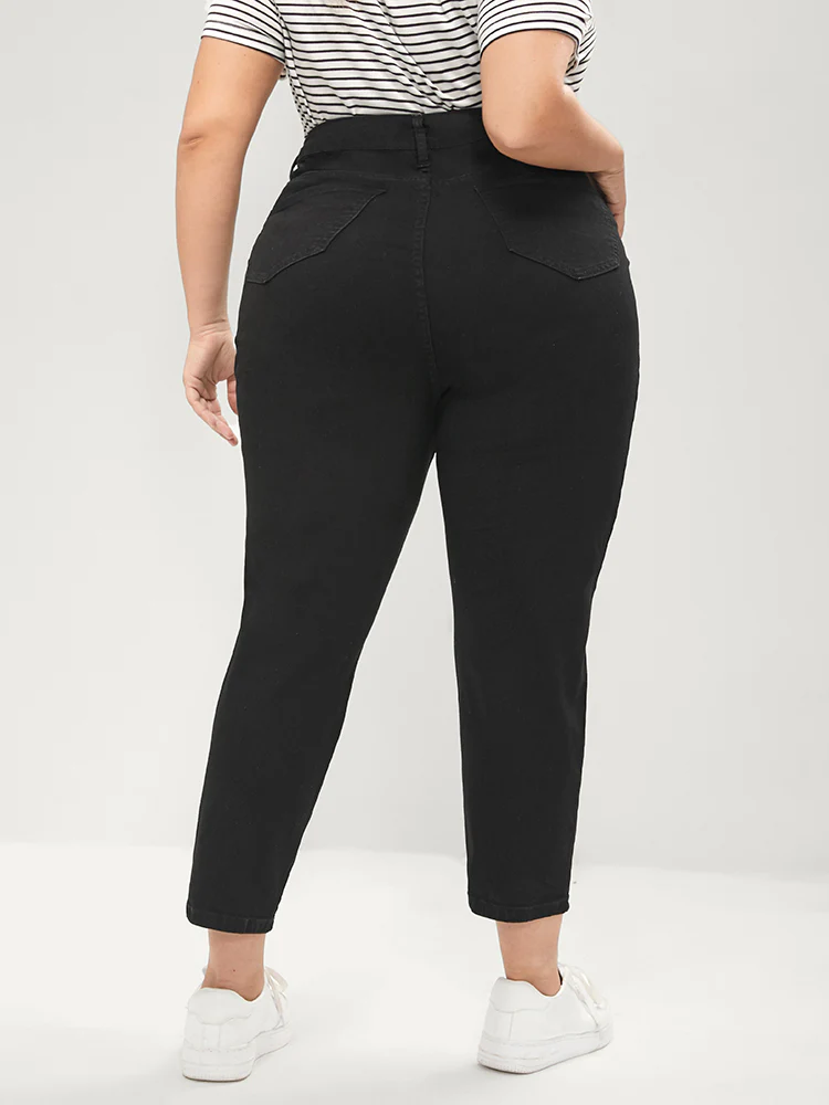 Straight Moderately Stretchy Mid Rise Black Wash Distressed Jeans - Image 4