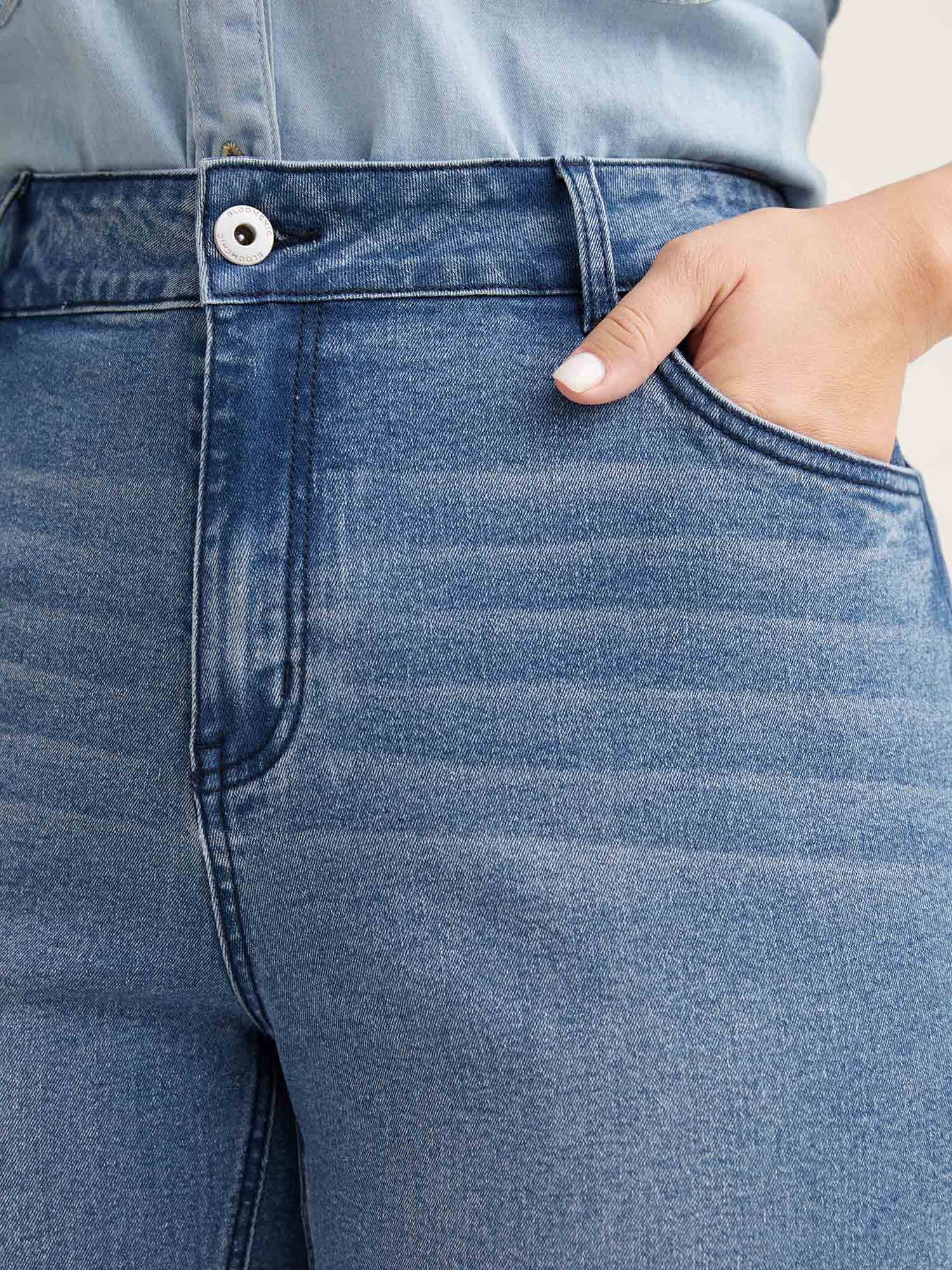 Stretch Butt-Lifting Flare Jeans - Image 4