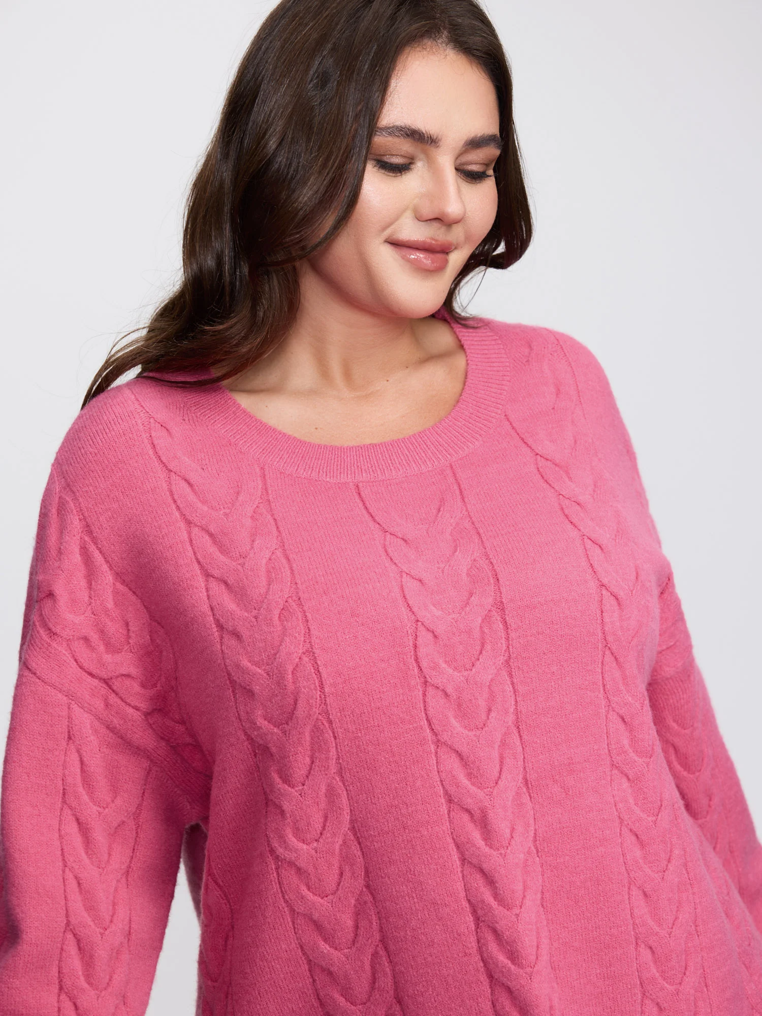 Stretch Cableknit Textured Round Neck Pullover - Image 2