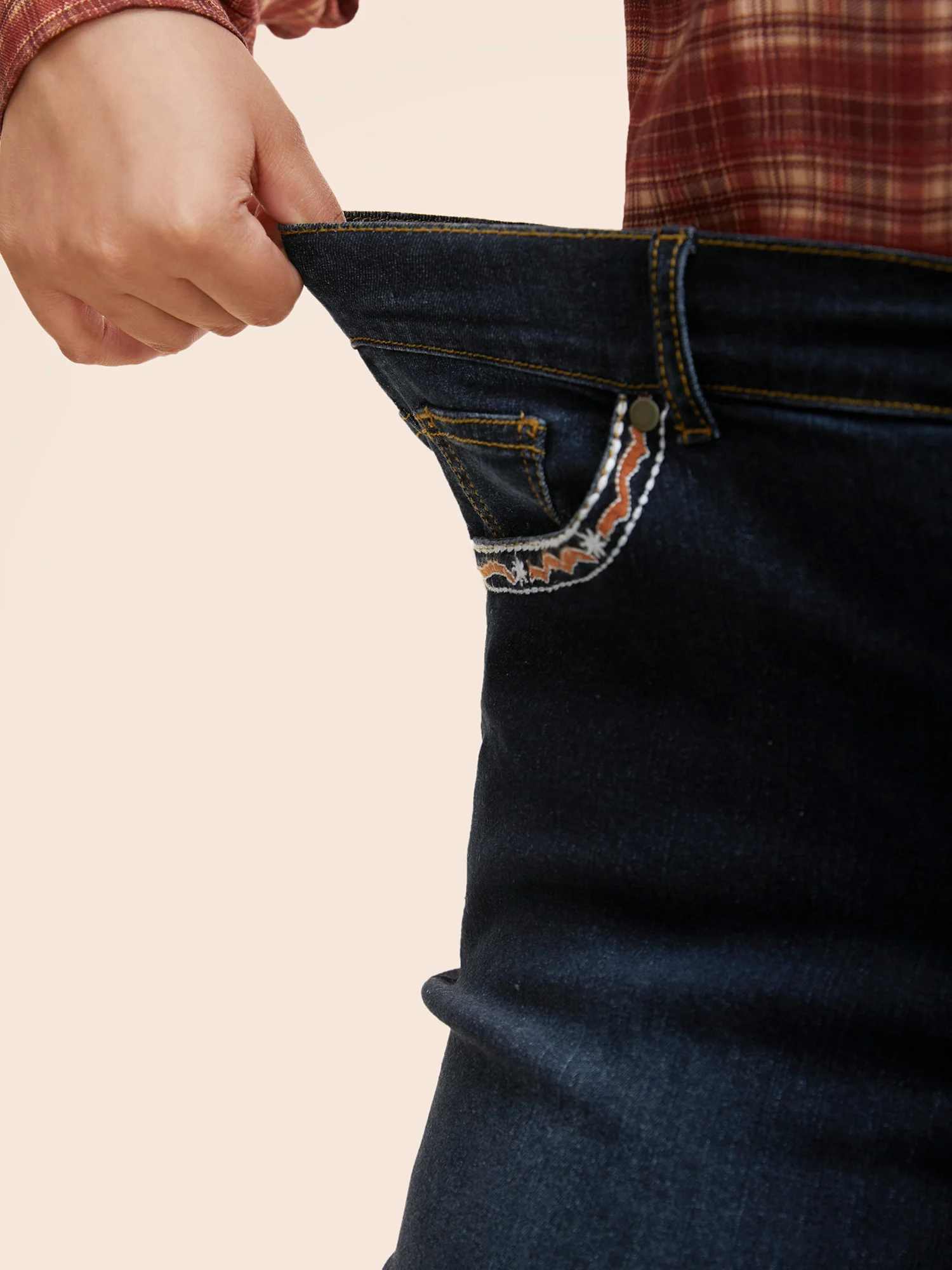 Stretch Denim Front Embroided Pockets Flare Jeans - Image 5