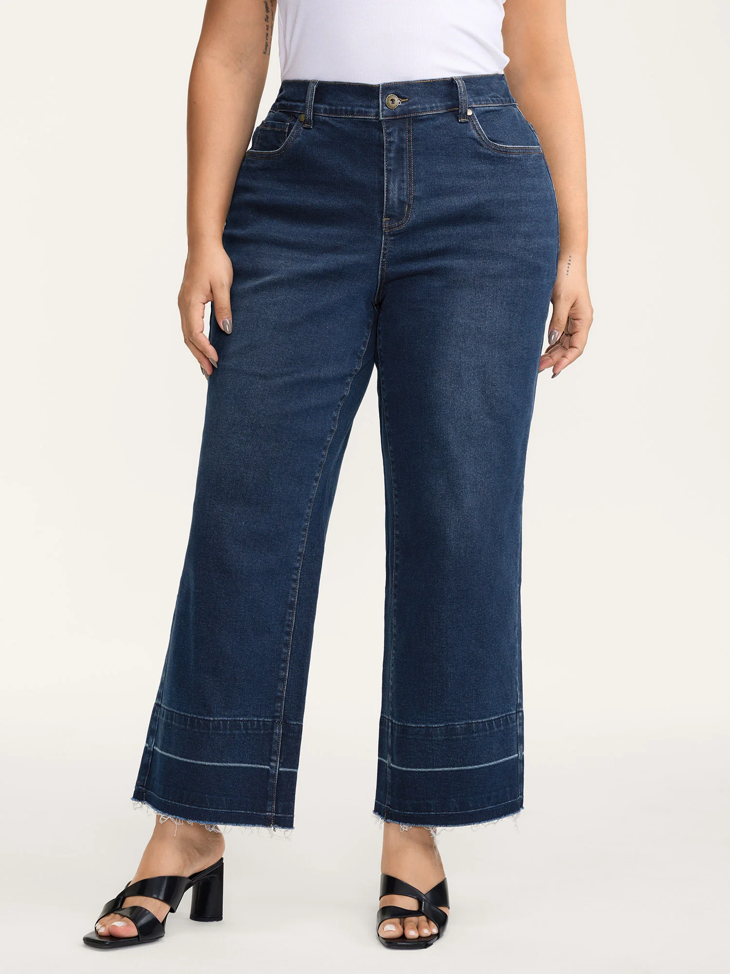Stretch Frayed Hem Straight-Leg Jeans - Image 3
