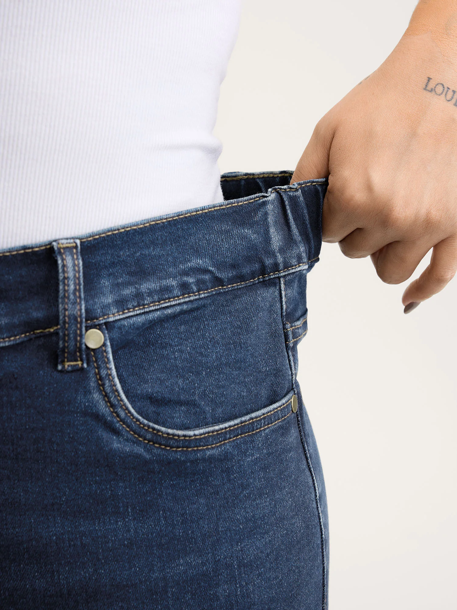 Stretch Frayed Hem Straight-Leg Jeans - Image 5
