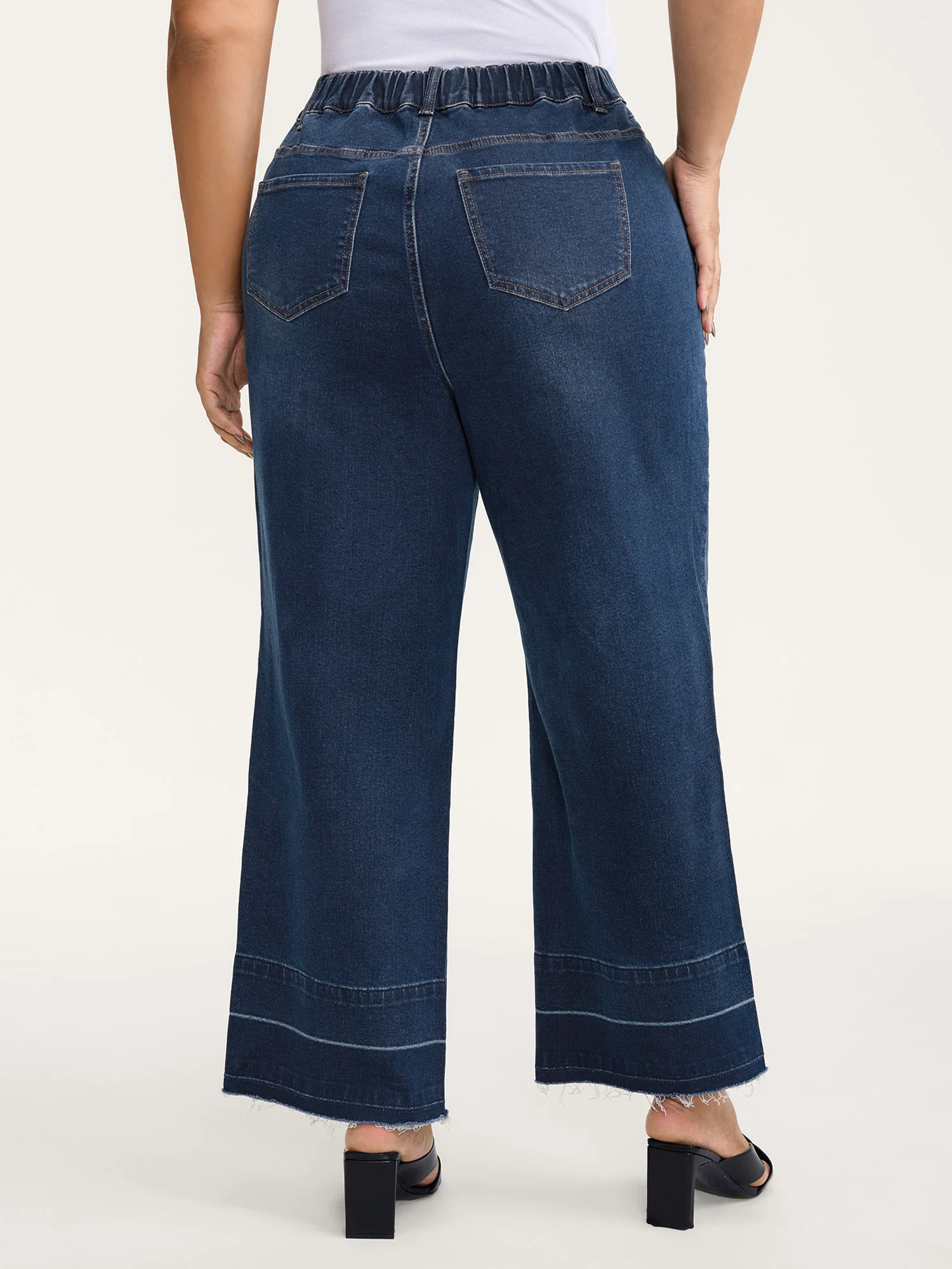 Stretch Frayed Hem Straight-Leg Jeans - Image 7