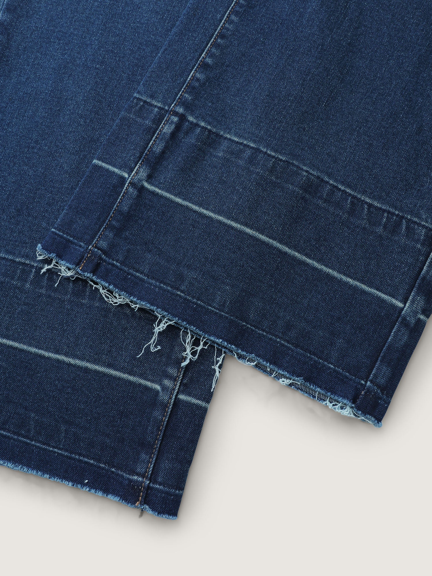 Stretch Frayed Hem Straight-Leg Jeans - Image 9