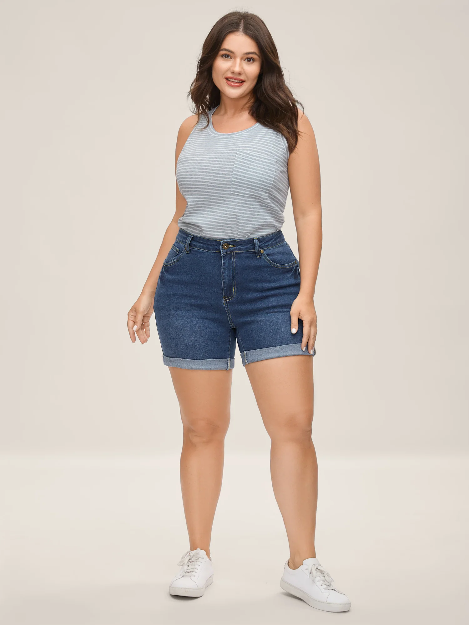 Classic Skinny-Fit Folded Hem Denim Shorts - Image 3