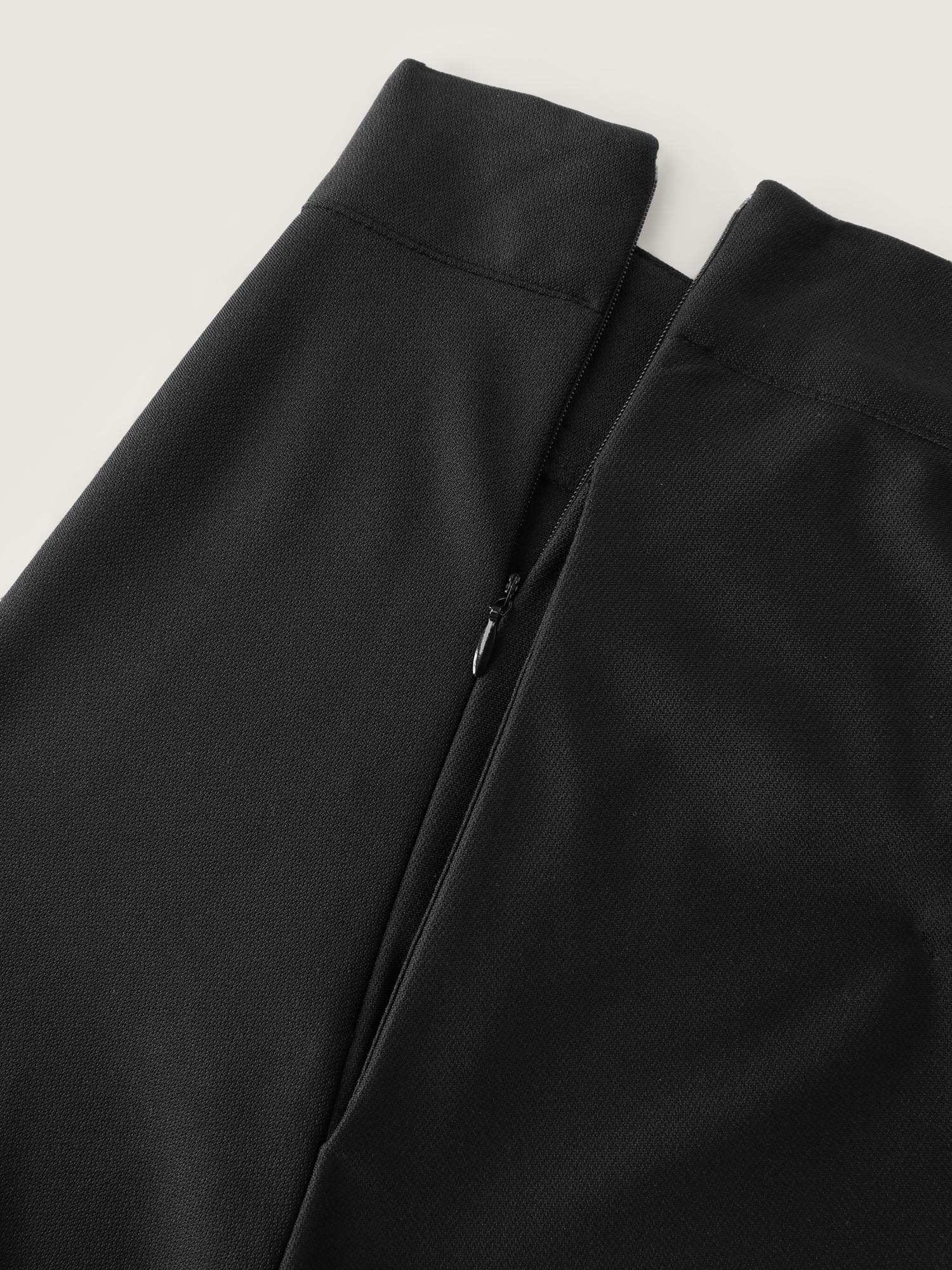 Stretchy Asymmetrical Hem Pocketed Midi Skirt - Image 5