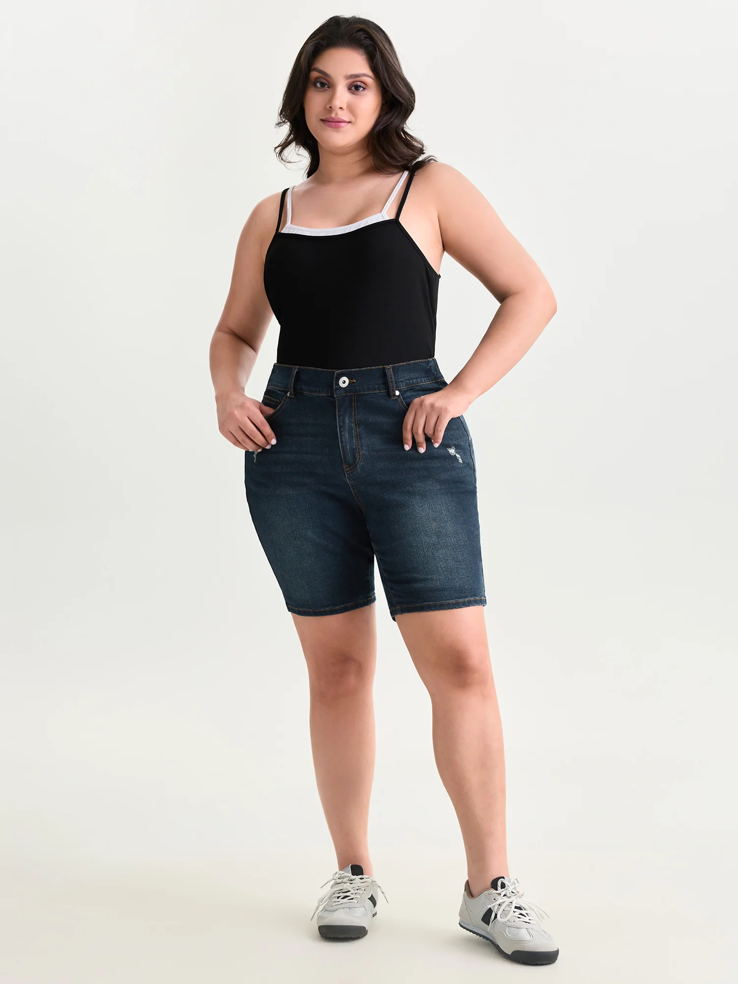 Stretchy Back Elastic Waistband Denim Shorts - Image 2