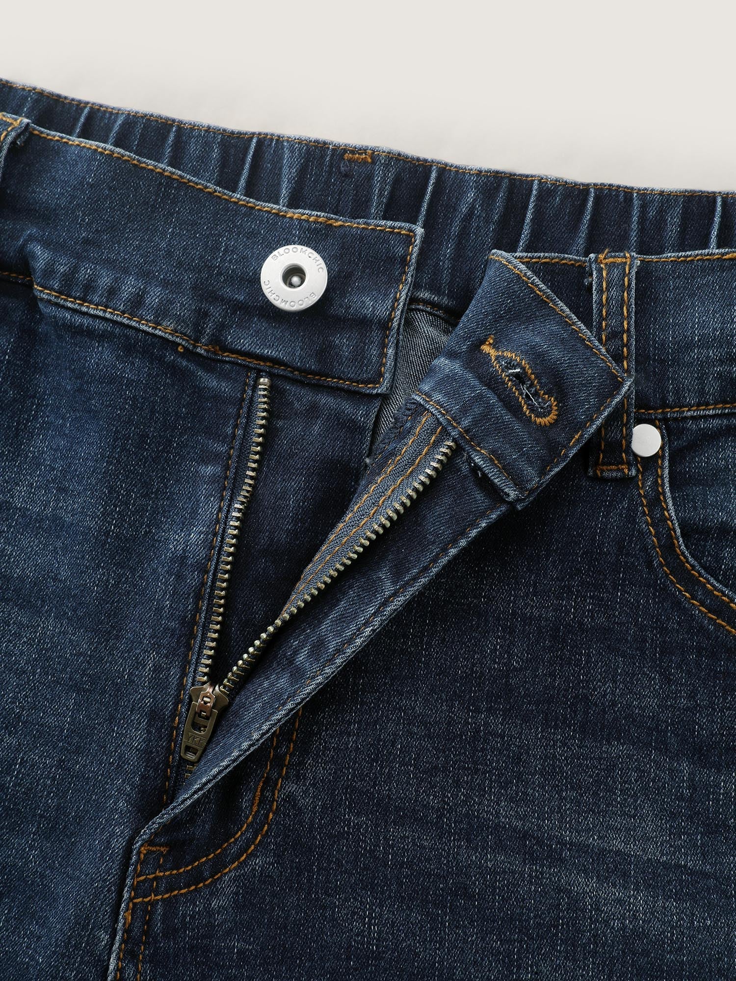 Stretchy Back Elastic Waistband Denim Shorts - Image 7